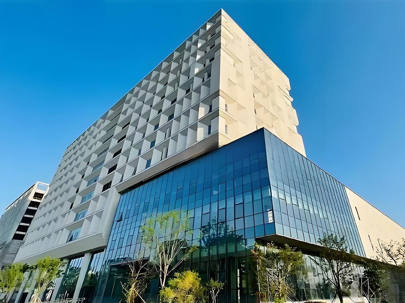 智慧运维赋能！悦坞里创业中心签约电梯全托管，打造科创园区新标杆